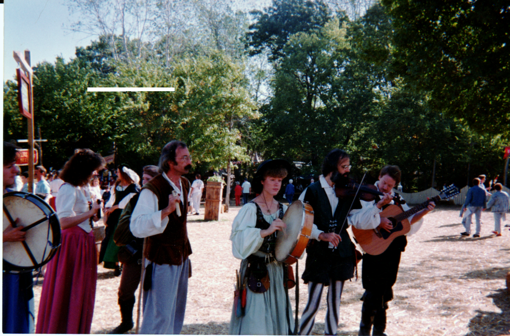 10-kcfrontgate-1990